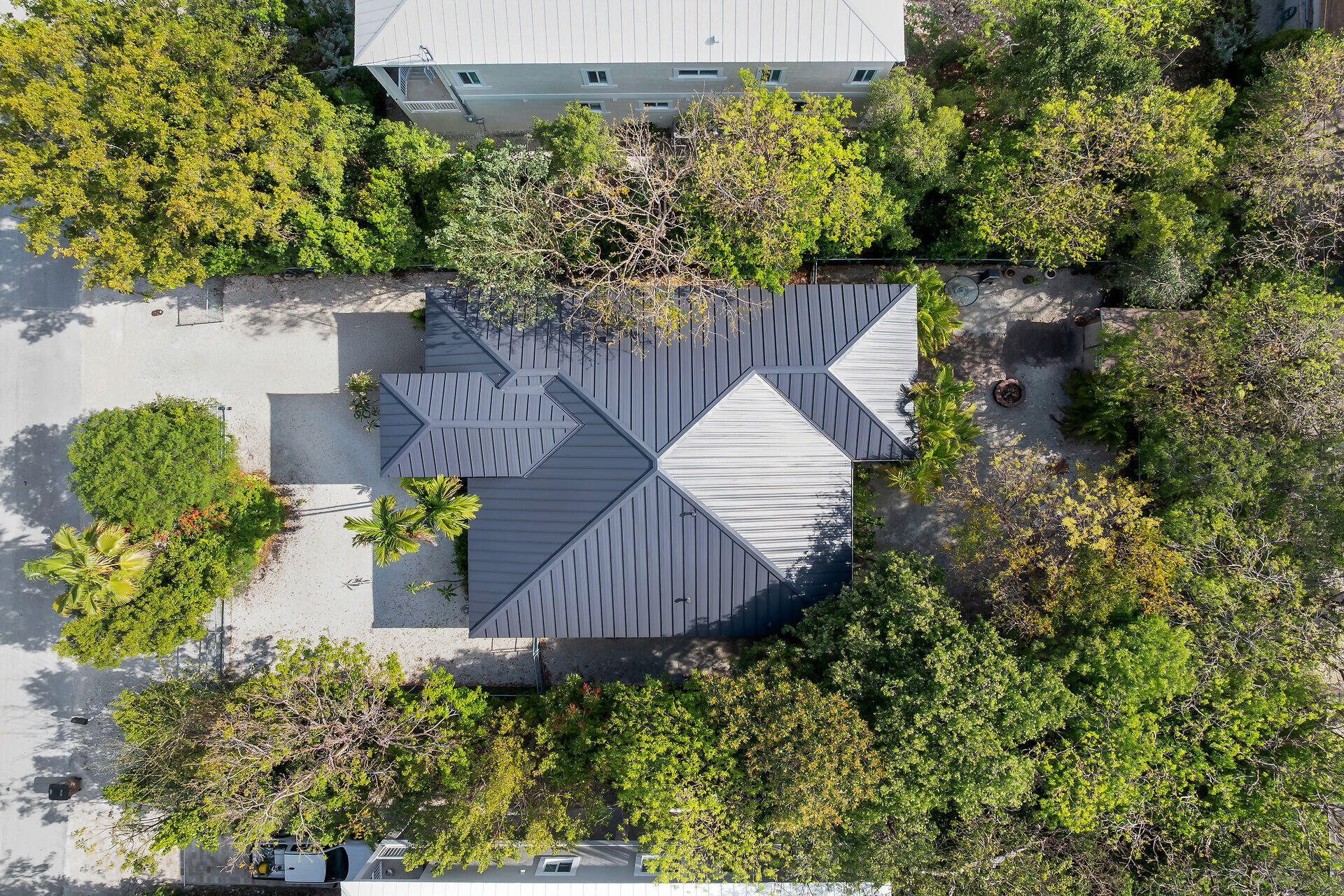 6 Fishermans Trail Key Largo, FL 33037 - Photo 37 of 50 an aerial view of a house and garden