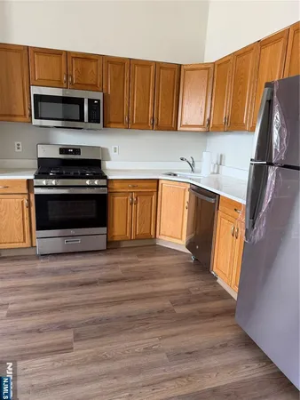 $1,650 | 250 Park Avenue, Unit 1, East Rutherford, NJ 07073