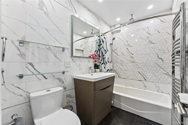 $1,299,000 | 163-37 20th Avenue | Clearview