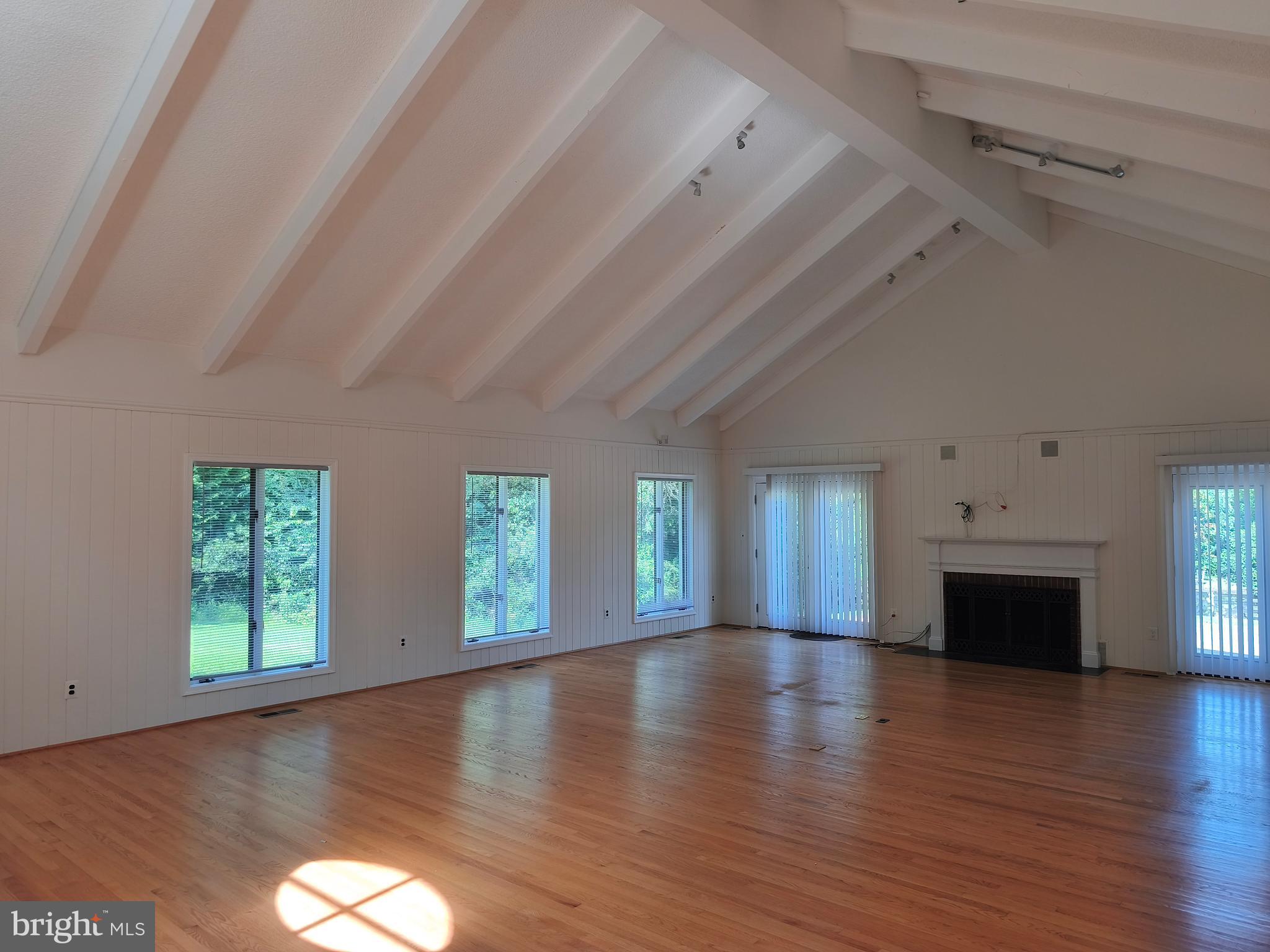 901 Walker Road Great Falls, VA 22066 - Photo 13 of 57 Light Fiiled Great Room with Gorgeous Hardwoods