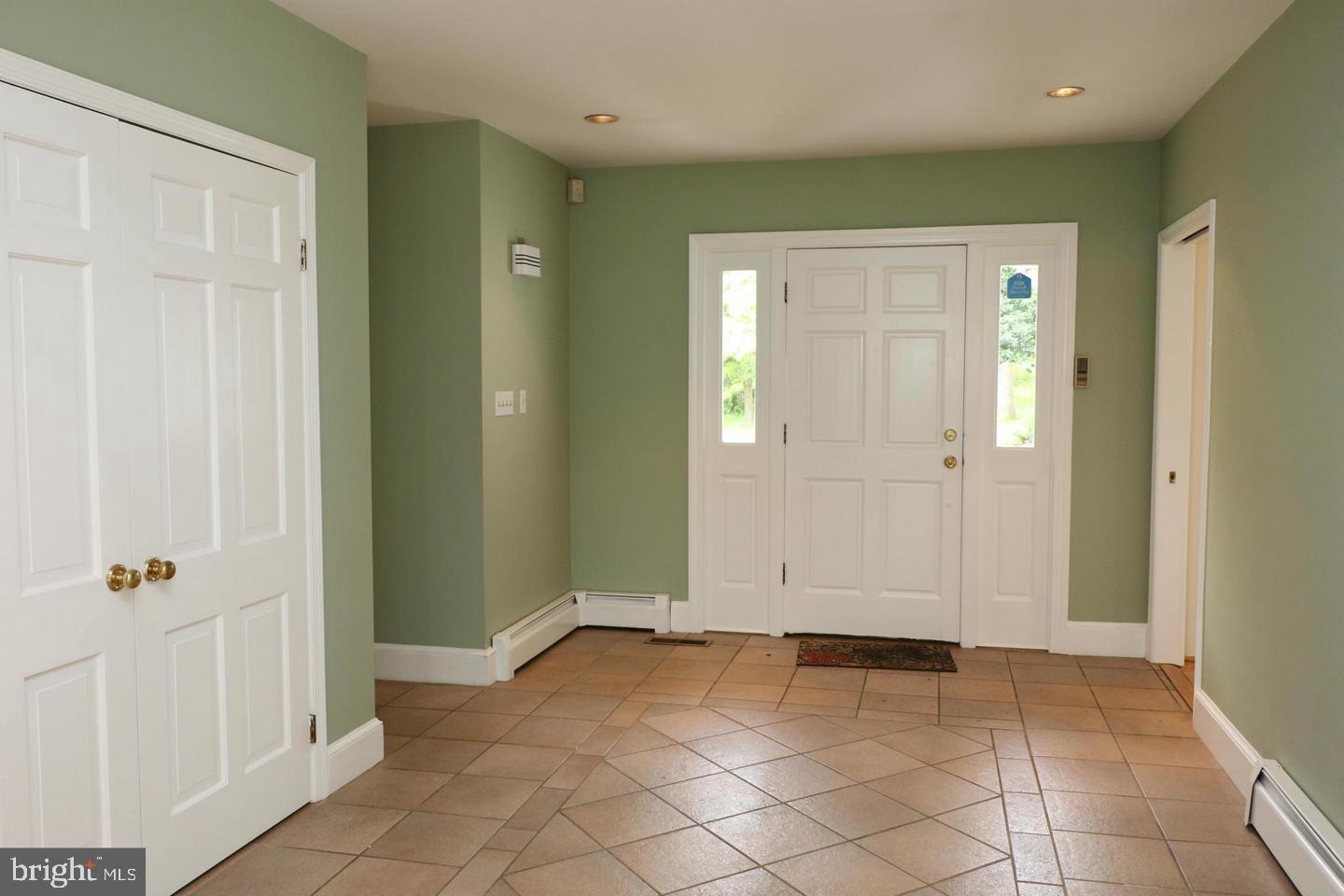 901 Walker Road Great Falls, VA 22066 - Photo 4 of 57 a view of an empty room
