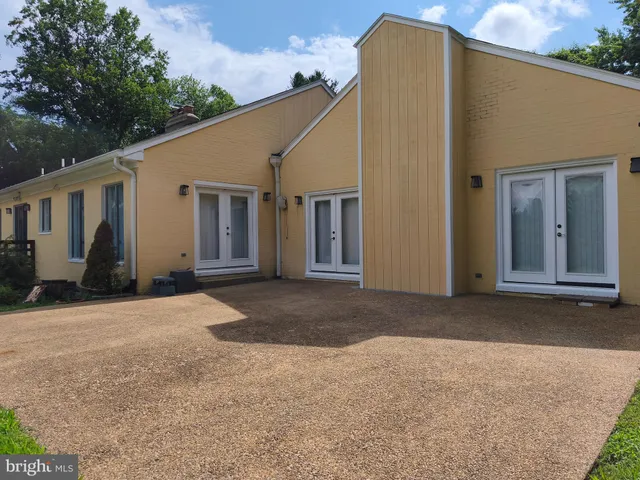 $4,575 | 901 Walker Road, Great Falls, VA 22066