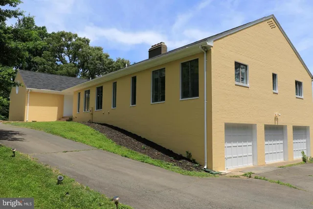 $4,575 | 901 Walker Road, Great Falls, VA 22066