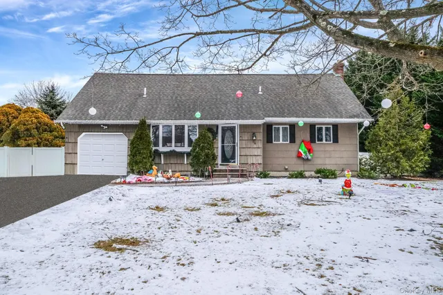 $539,000 | 38 Camille Lane, East Patchogue, NY 11772