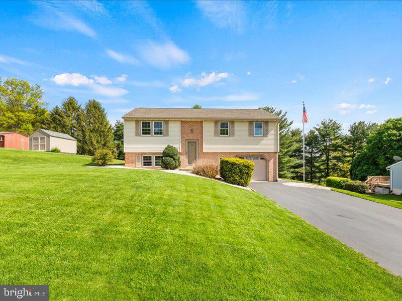 118 Maple Farm Road Ephrata, PA 17522 - Photo 5 of 32