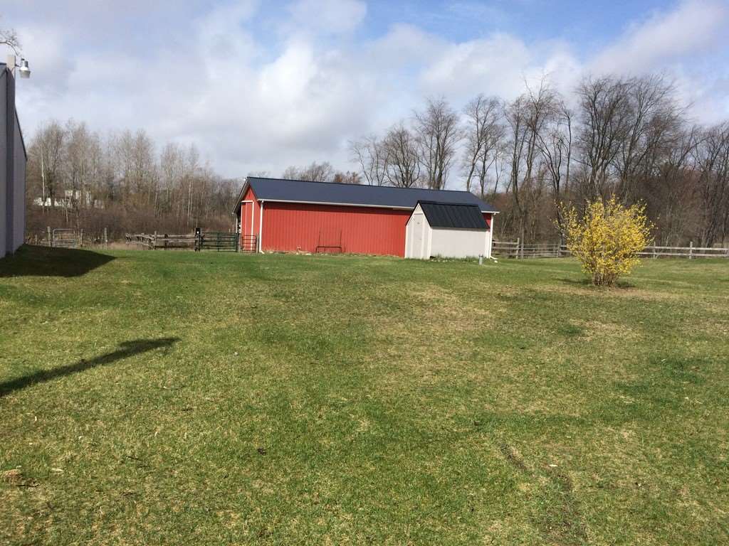 309 Mill Road Blanchard, MI 49310 - Photo 5 of 50 1795255-4.JPG