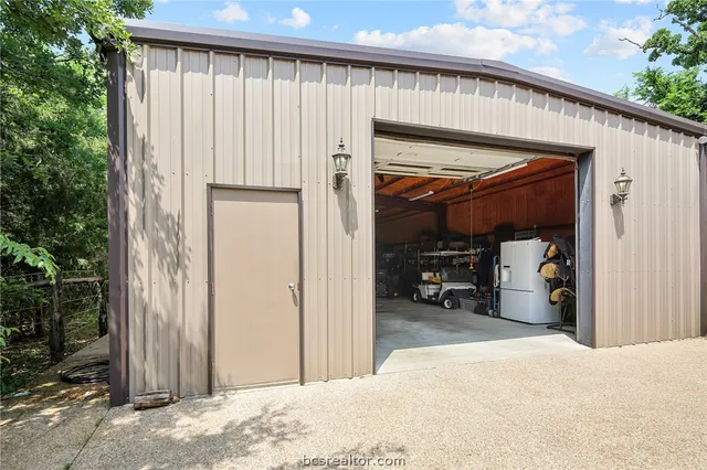 $1,350,000 | 17899 Saddle Creek Drive, College Station, TX 77845