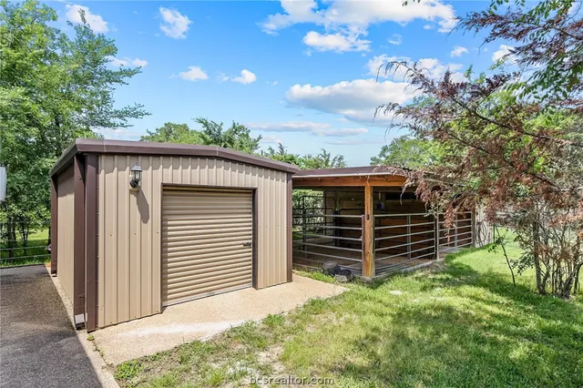 $1,350,000 | 17899 Saddle Creek Drive, College Station, TX 77845