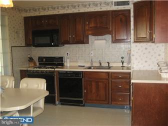 715 Marchman Road Philadelphia, PA 19115 - Photo 7 of 11 Kitchen