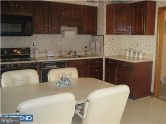 715 Marchman Road Philadelphia, PA 19115 - Photo 8 of 11 Kitchen