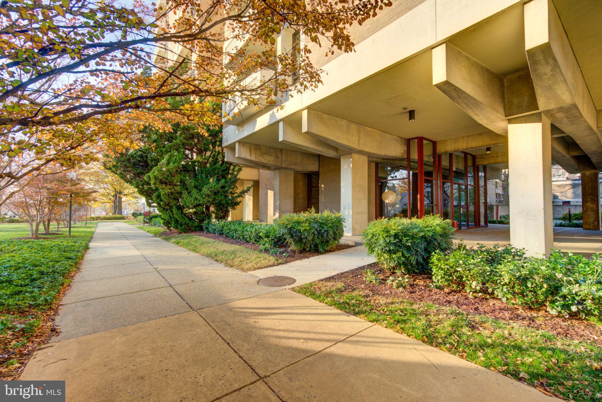 490 M Street Southwest, Unit W800 Washington, DC 20024 - Photo 20 of 21 a view of a building with a garden
