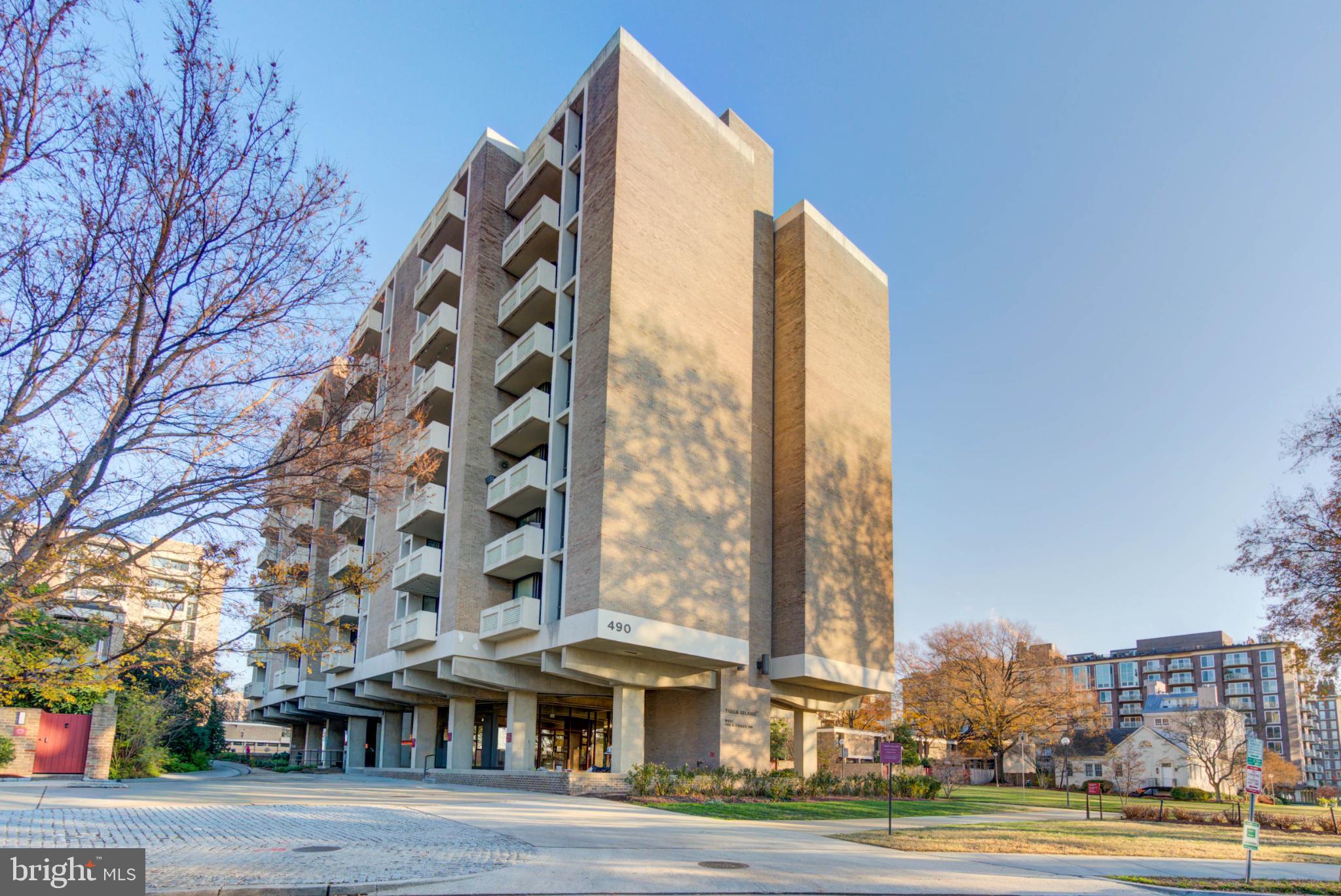 490 M Street Southwest, Unit W800 Washington, DC 20024 - Photo 21 of 21 a view of buildings with a yard