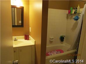 6035 Heath Valley Road, Unit D Charlotte, NC 28210 - Photo 7 of 10 Gallery Image 7