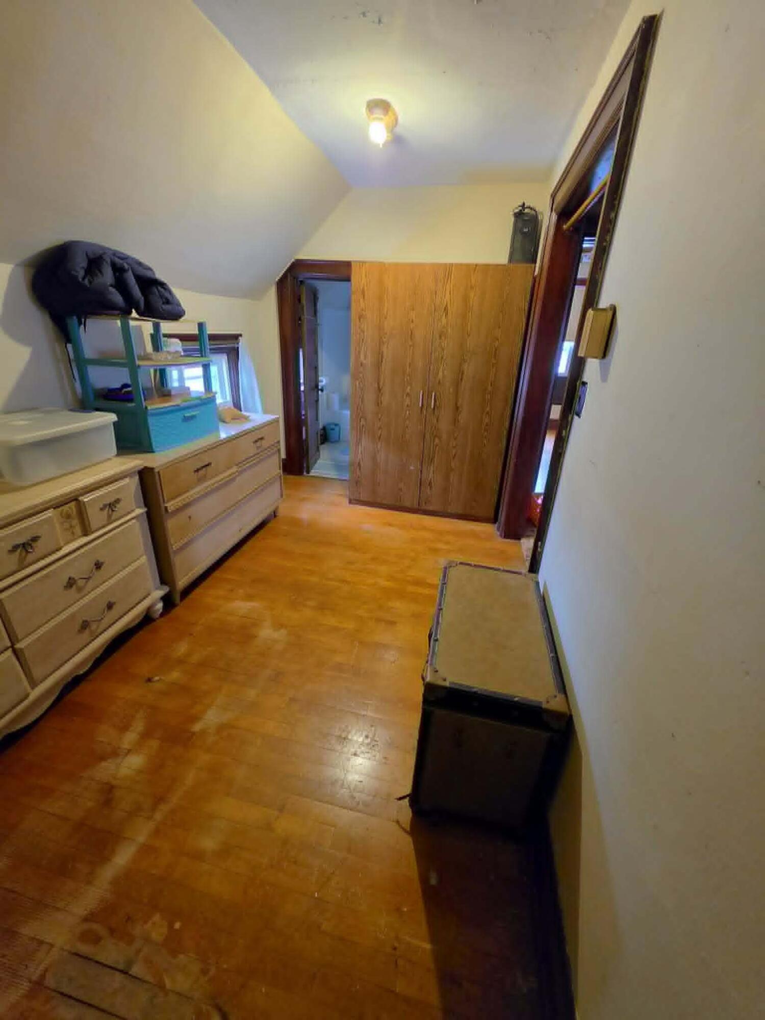 1420 Hawthorne Avenue Two Rivers, WI 54241 - Photo 24 of 34 upperbed1