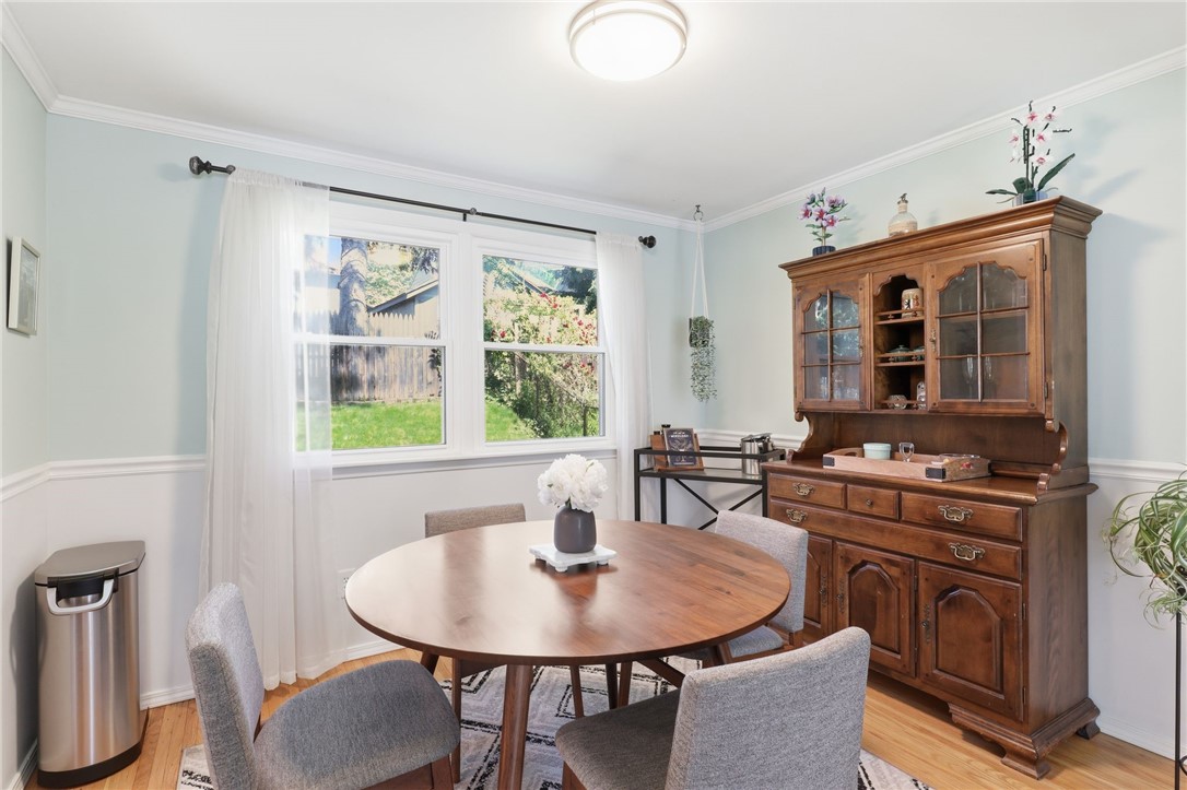 77 Drexmore Road Rochester, NY 14610 - Photo 8 of 27 Dining room