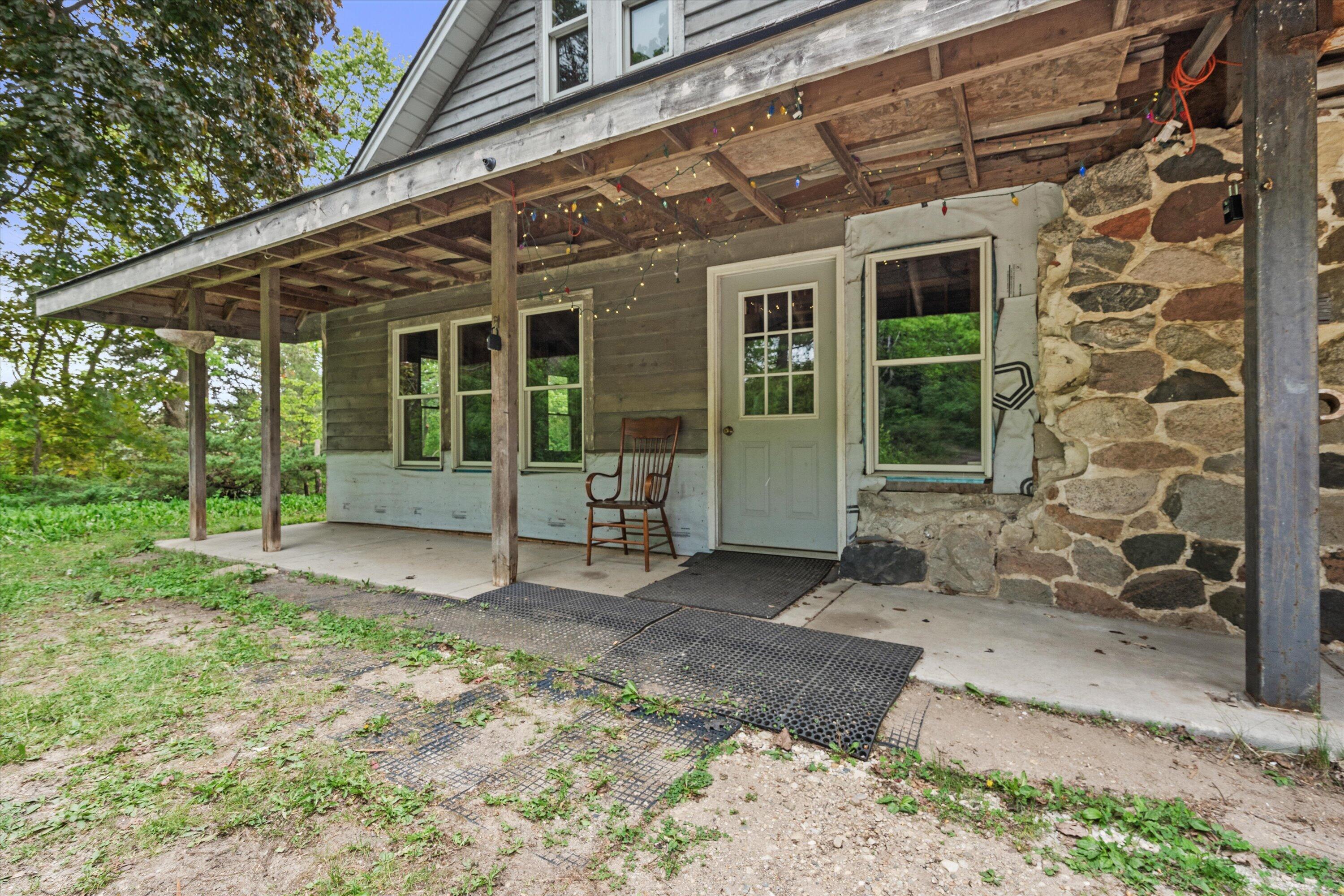 W330-s7098 County Road East Mukwonago, WI 53149 - Photo 2 of 60 W330S7098 County Road E