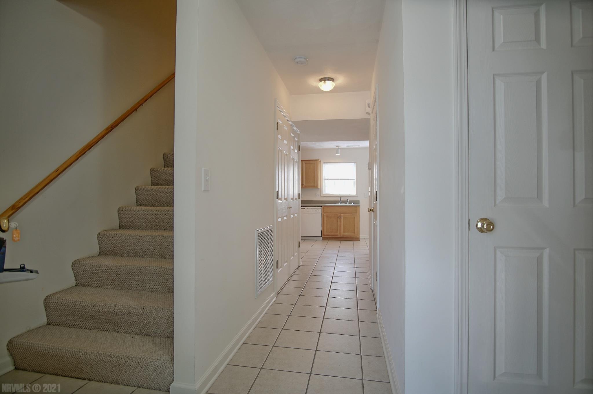 660 Republic Road Christiansburg, VA 24073 - Photo 3 of 36 Gallery Image 3