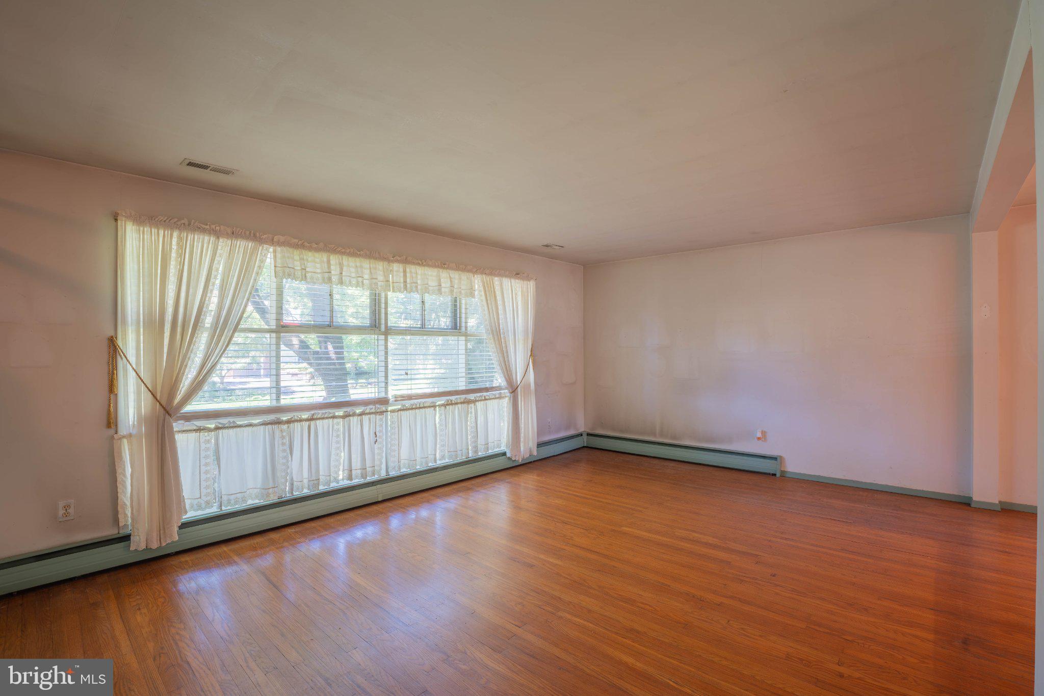 14 Lower Hilltop Road Yardley, PA 19067 - Photo 6 of 38 Spacious room with natural light.