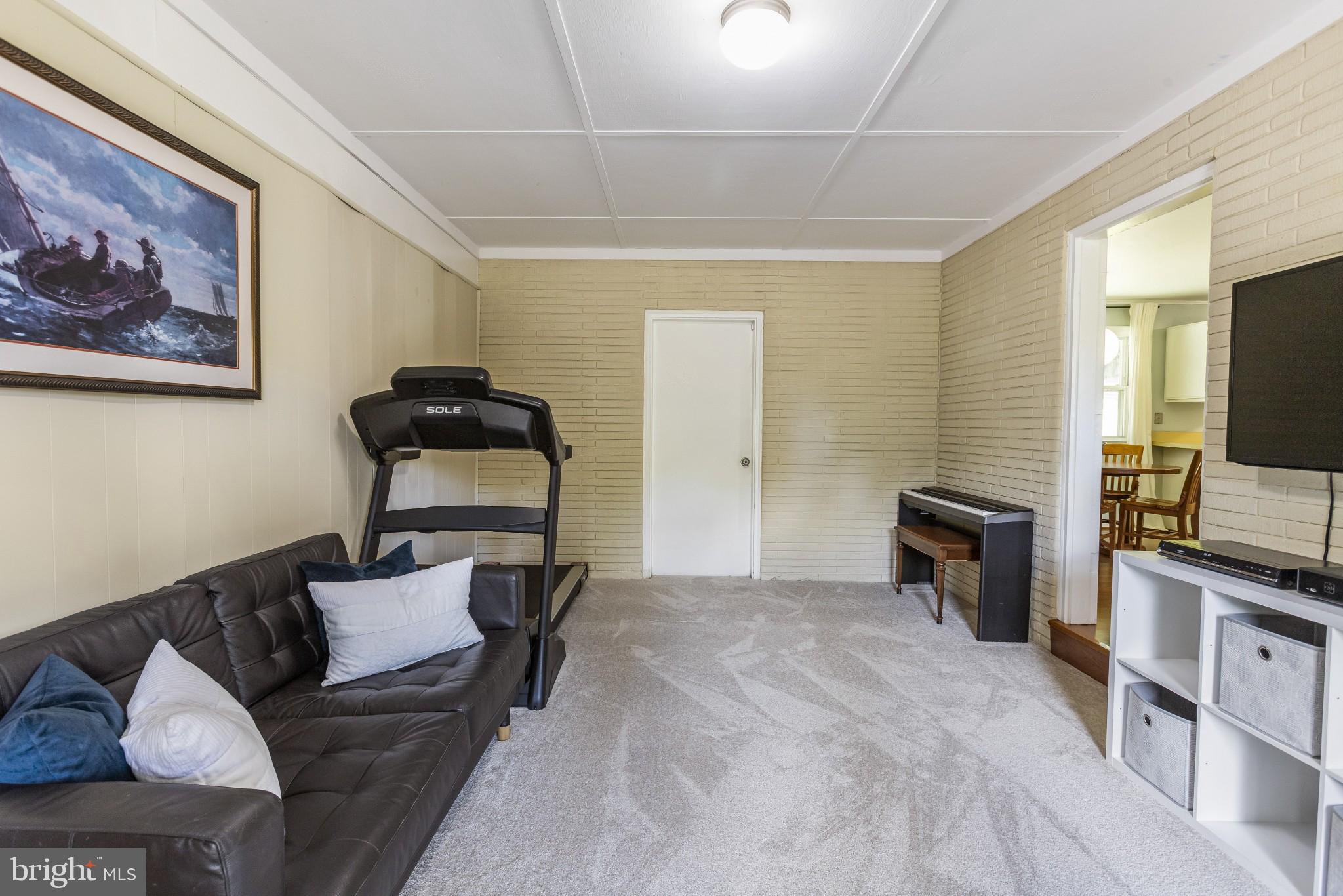 1112 Utterback Store Road Great Falls, VA 22066 - Photo 14 of 32 Flex room #2 - den/office/tv room/gym