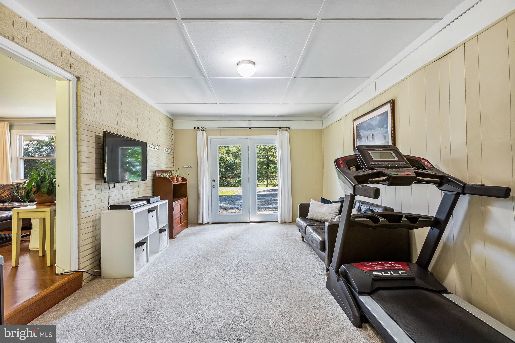 1112 Utterback Store Road Great Falls, VA 22066 - Photo 17 of 32