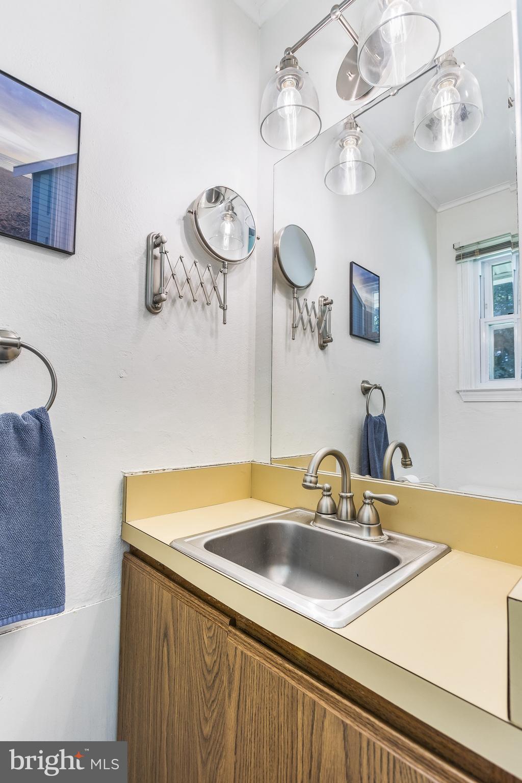 1112 Utterback Store Road Great Falls, VA 22066 - Photo 18 of 32 Powder Room