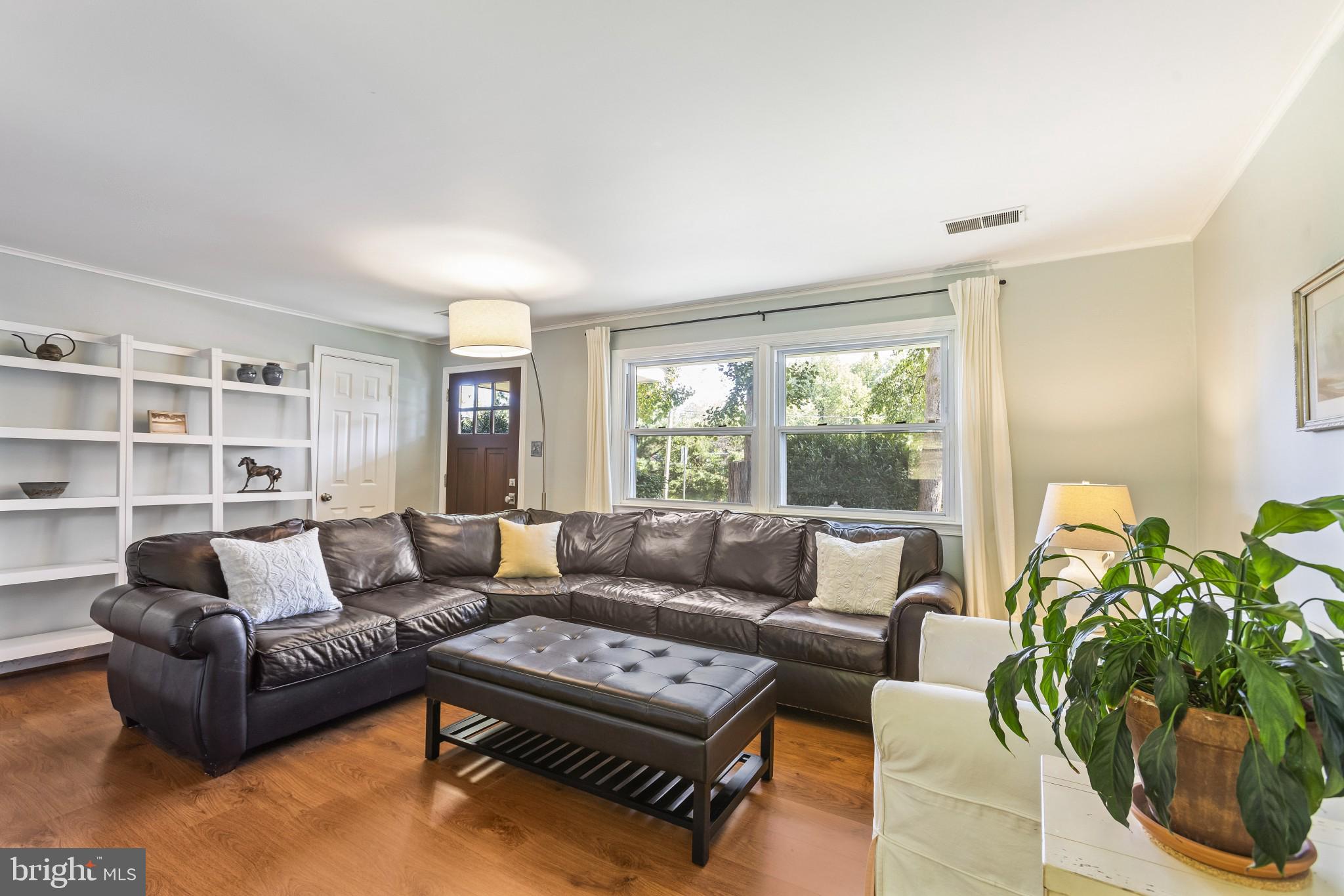 1112 Utterback Store Road Great Falls, VA 22066 - Photo 4 of 32 Abundant natural light