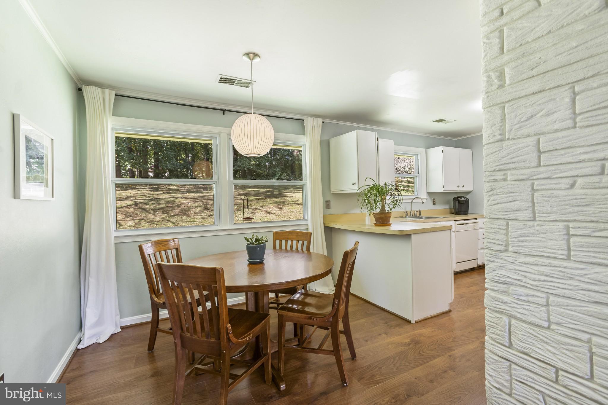 1112 Utterback Store Road Great Falls, VA 22066 - Photo 7 of 32 Dining area
