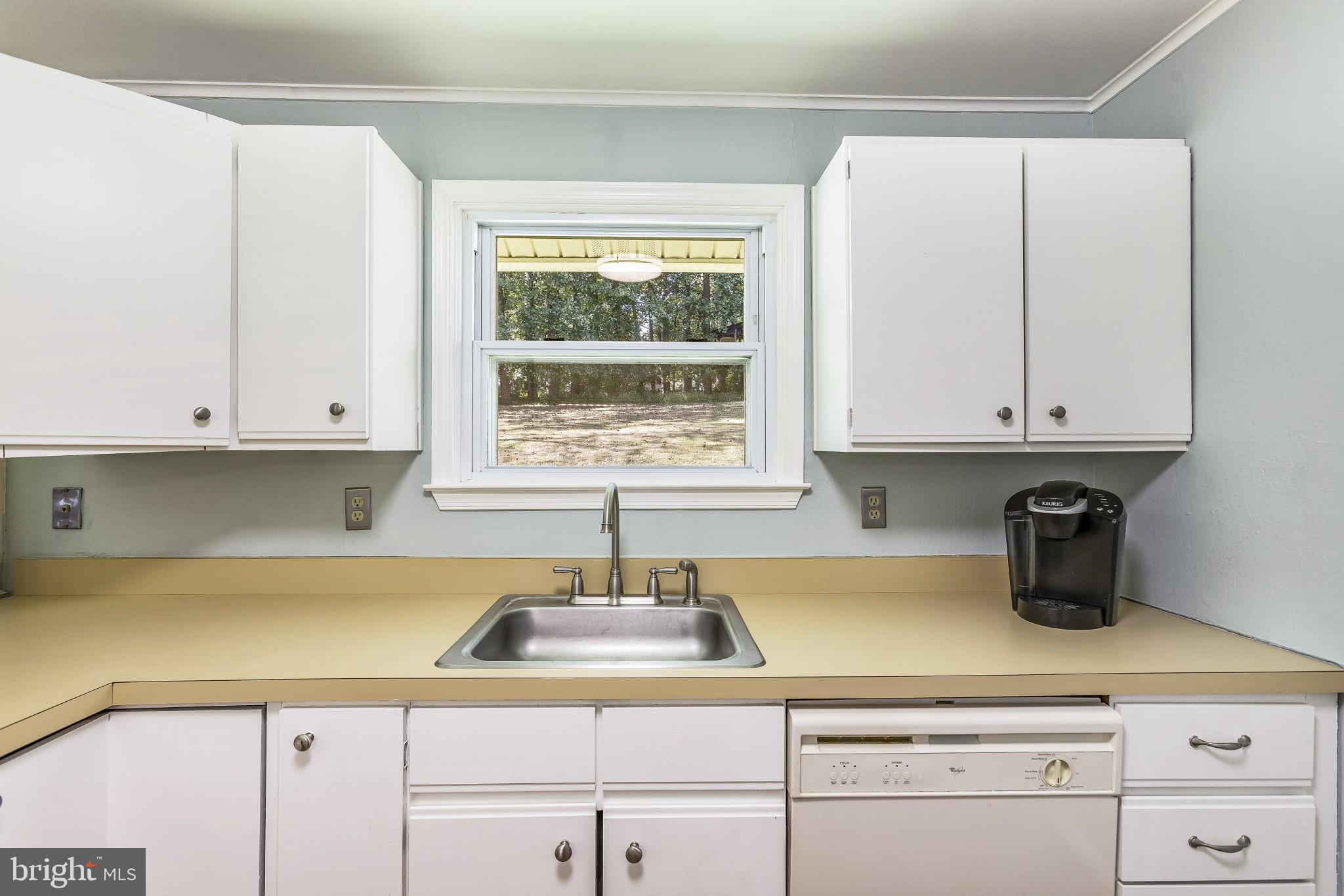 1112 Utterback Store Road Great Falls, VA 22066 - Photo 10 of 32