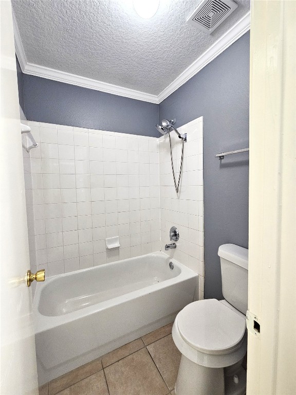 5534 Calm Court Houston, TX 77084 - Photo 34 of 48 a bathroom with a toilet and a bathtub