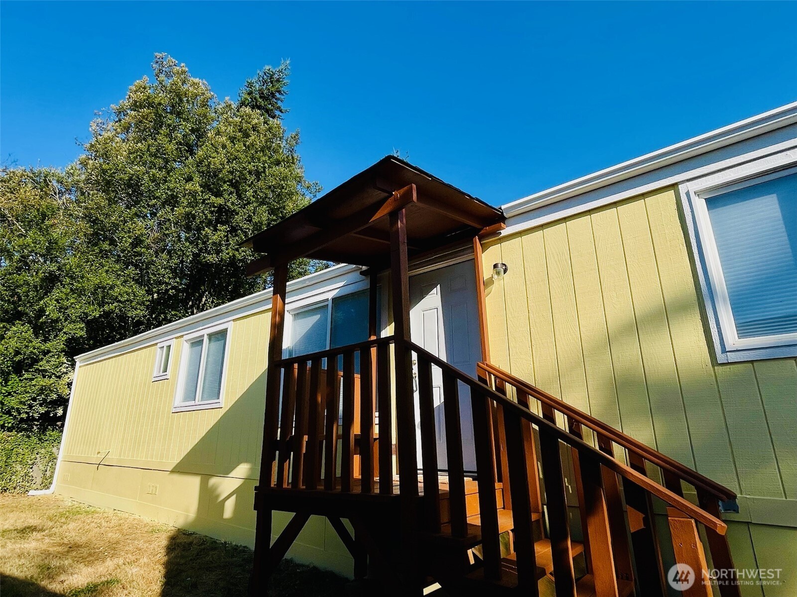 545 Hendricks Street, Unit 13 Port Townsend, WA 98368 - Photo 3 of 22 a view of an front door