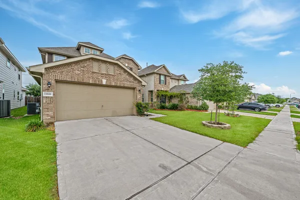 $2,800 | 13826 Andover Park Drive, Houston, TX 77083