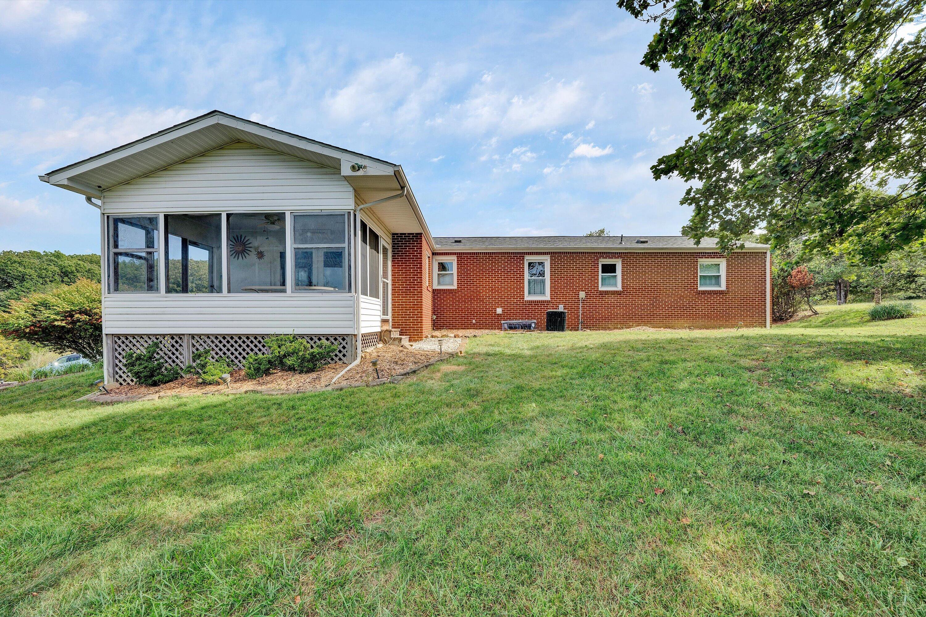 819 Sprinkle Road Fincastle, VA 24090 - Photo 42 of 52 41-DSC00410