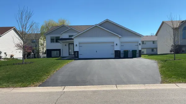 $392,500 | 1336 Evergreen Place, Mayer, MN 55360