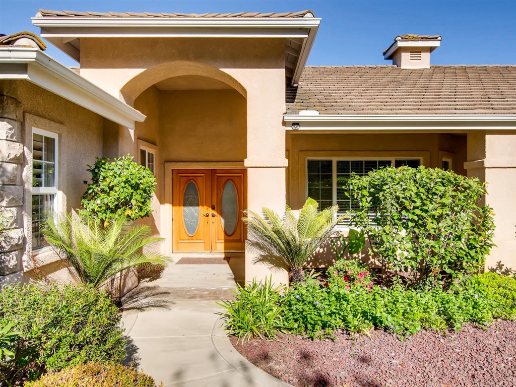 2793 Dos Lomas Fallbrook, CA 92028 - Photo 3 of 25 Gallery Image 3