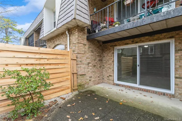 $295,000 | 655 Middle Country Road, Unit 4D1, Coram, NY 11727