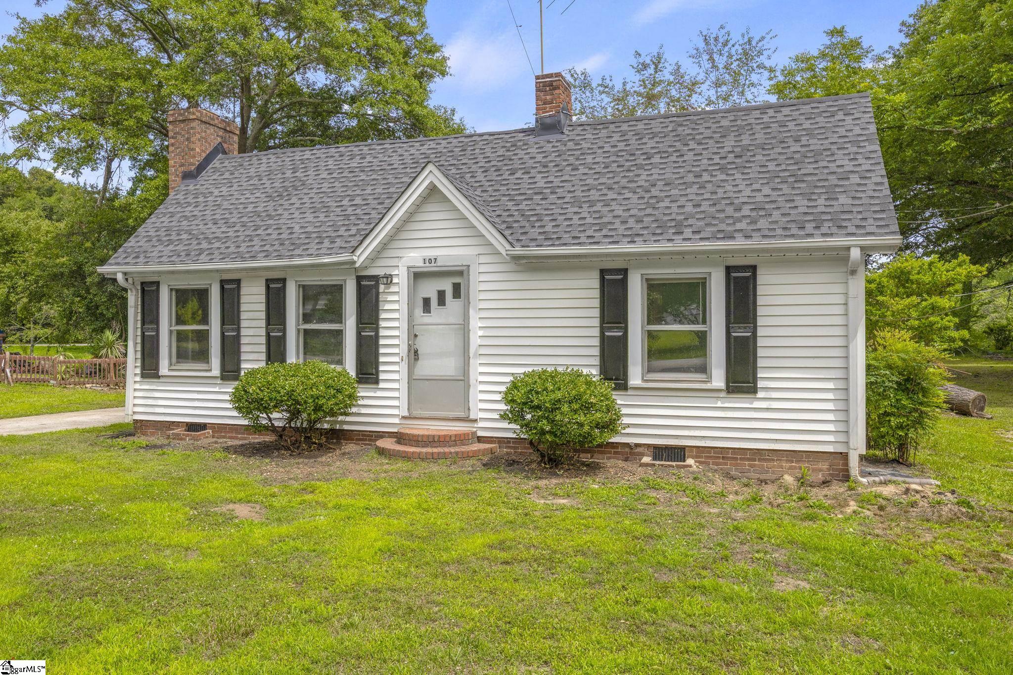 107 West Marion Road Greenville, SC 29617 - Photo 3 of 36