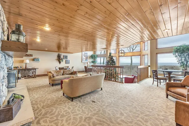 $124,900 | 4920 North Landmark Circle, Unit 2208, Egg Harbor, WI 54209