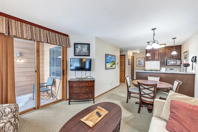 $124,900 | 4920 North Landmark Circle, Unit 2208, Egg Harbor, WI 54209