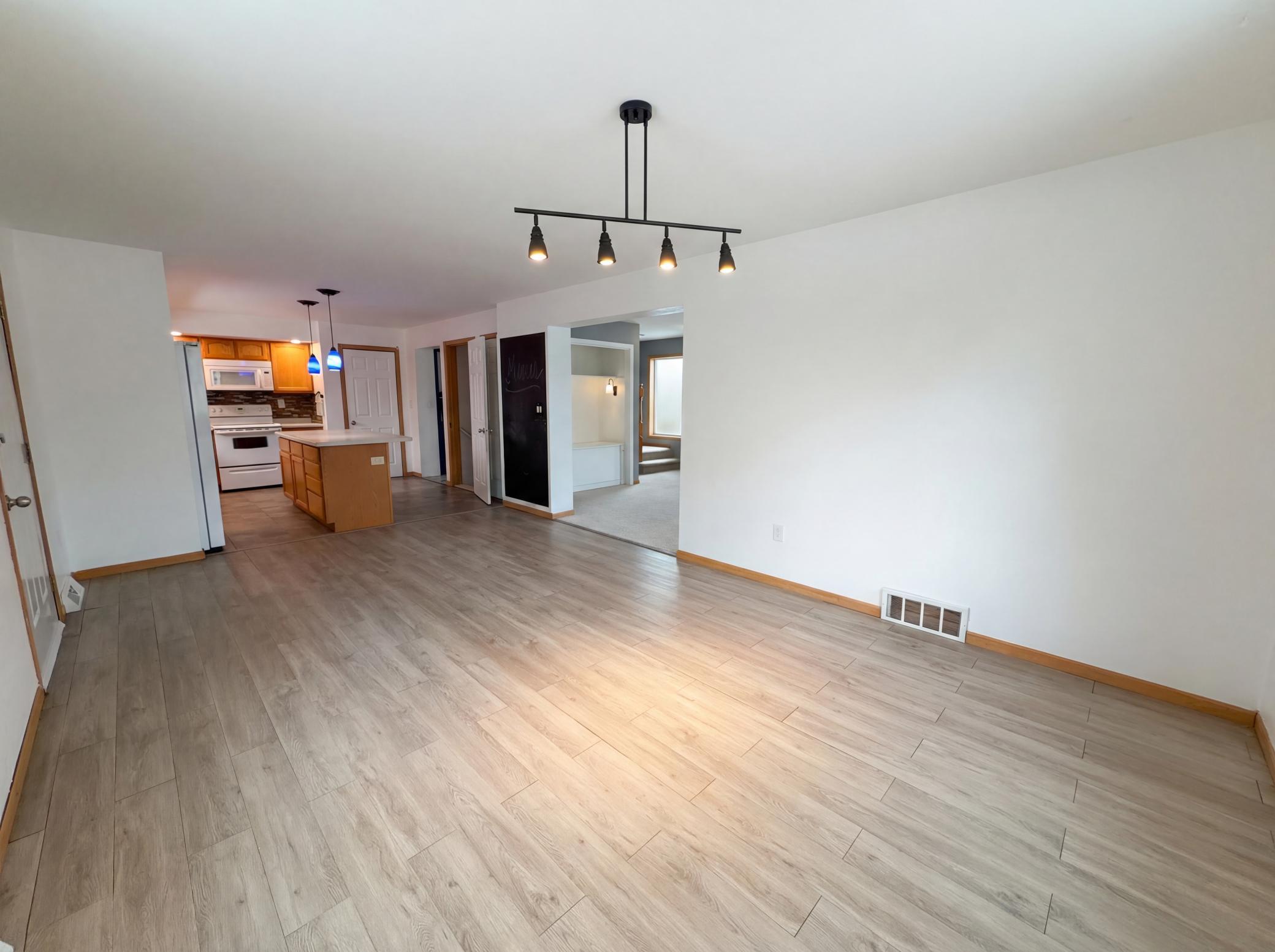 244 Point Douglas Road North St. Paul, MN 55106 - Photo 8 of 20