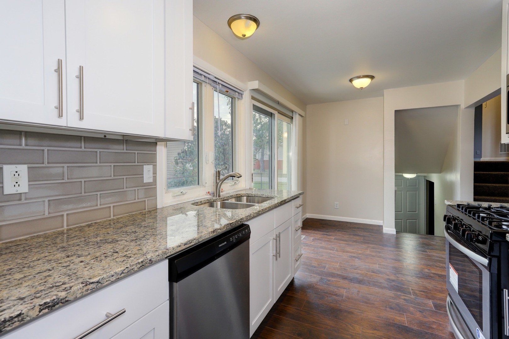 237 Riverside Drive Bolingbrook, IL 60440 - Photo 5 of 23