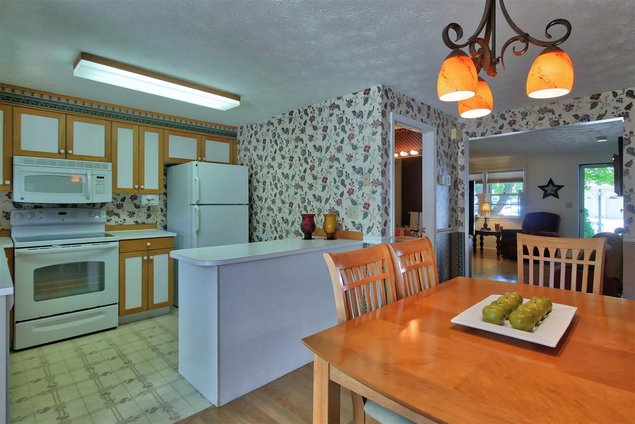 325 Winding Pond Road Londonderry, NH 03053 - Photo 6 of 27