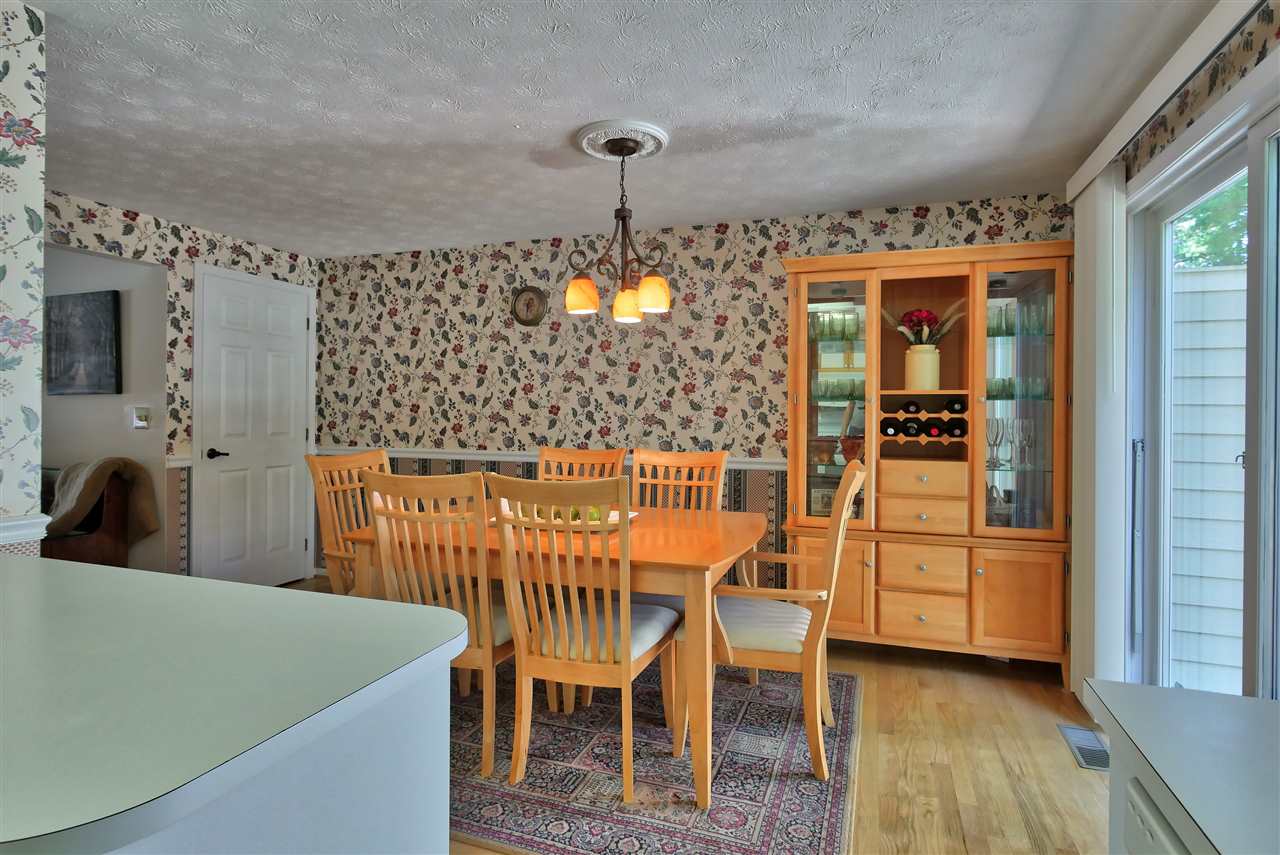 325 Winding Pond Road Londonderry, NH 03053 - Photo 9 of 27