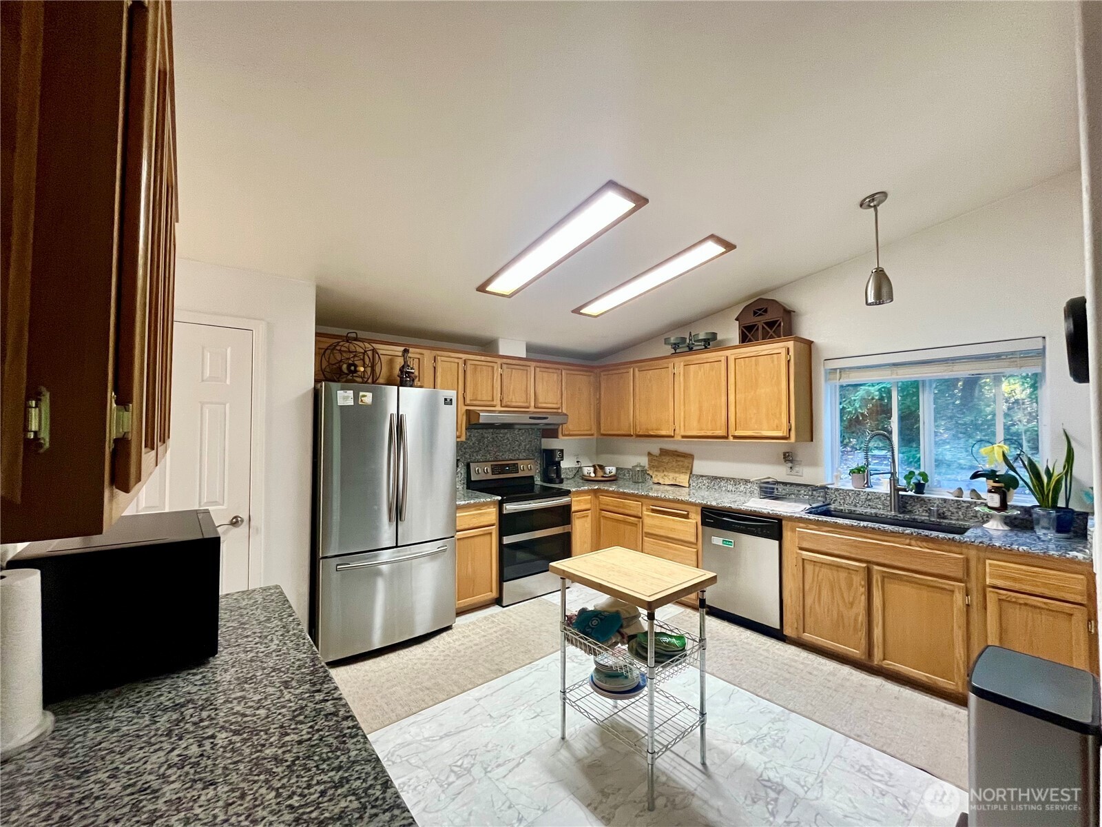332 Rhododendron Drive Sequim, WA 98382 - Photo 6 of 33