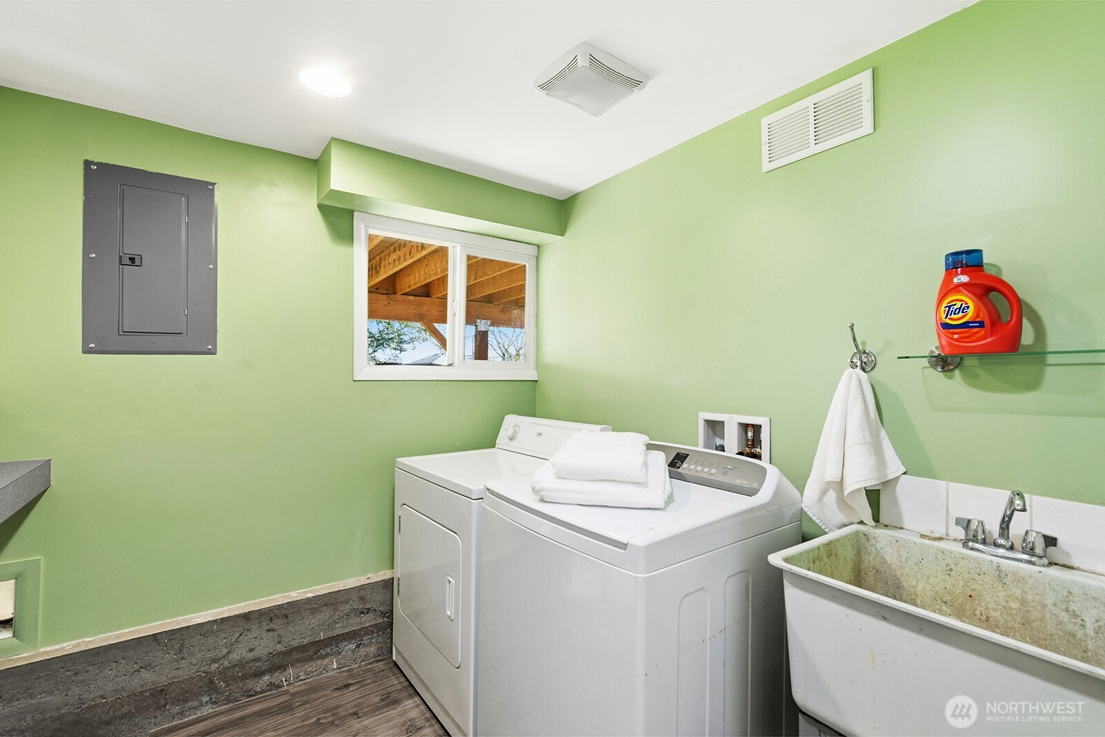 6750 36th Avenue Southwest Seattle, WA 98126 - Photo 30 of 38 Gallery Image 30