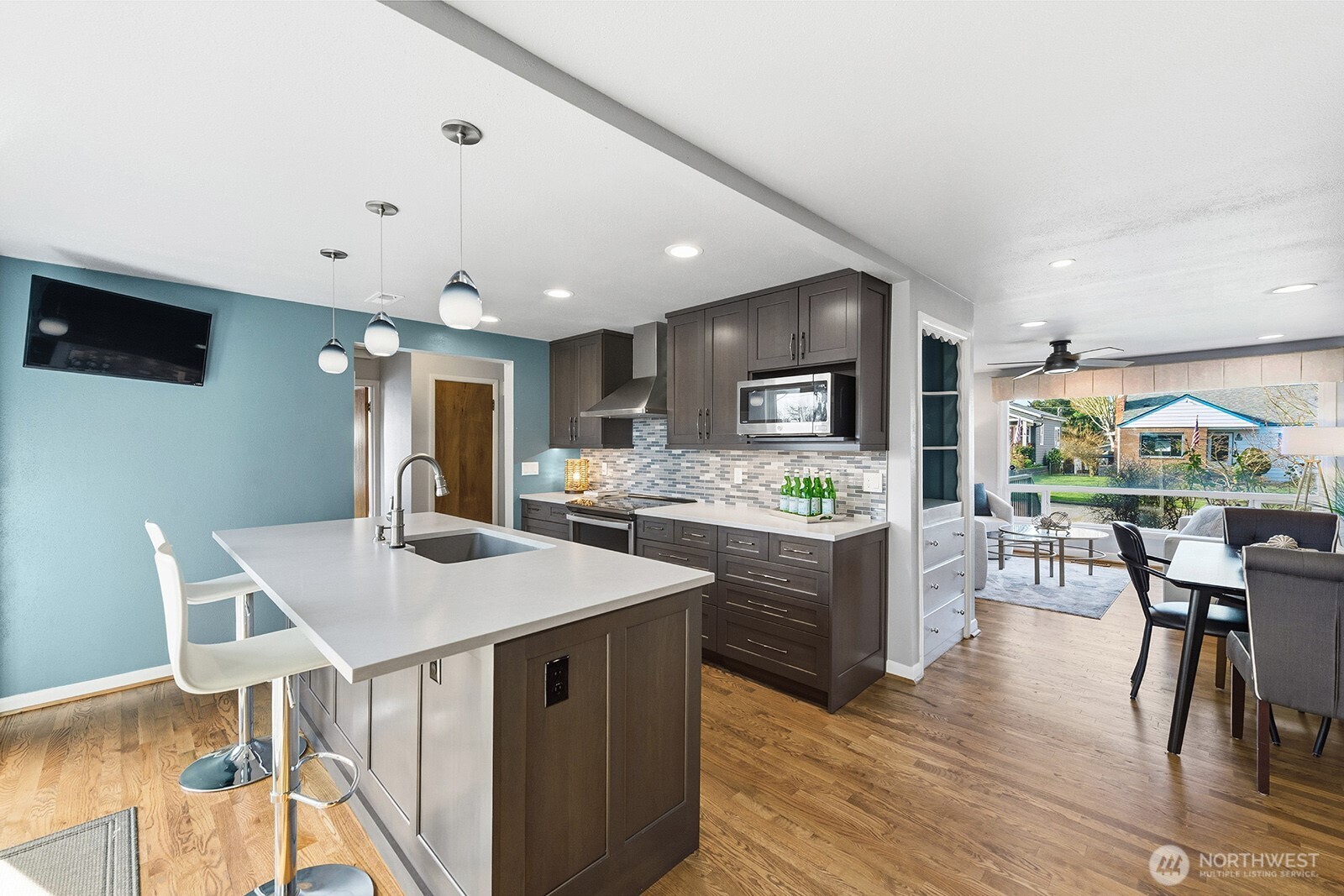 6750 36th Avenue Southwest Seattle, WA 98126 - Photo 9 of 38 Gallery Image 9