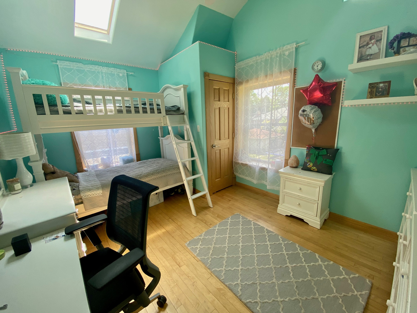 420 North Washington Avenue Park Ridge, IL 60068 - Photo 20 of 36 a view of a workspace with furniture and toys