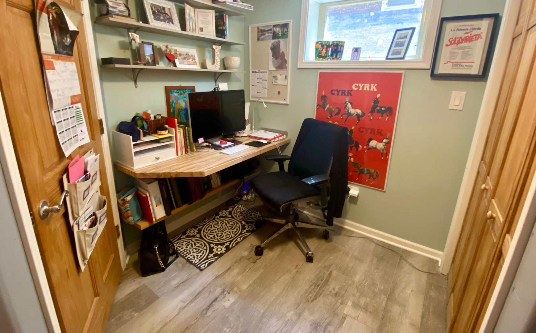 420 North Washington Avenue Park Ridge, IL 60068 - Photo 25 of 36 a view of a workspace with furniture and a window