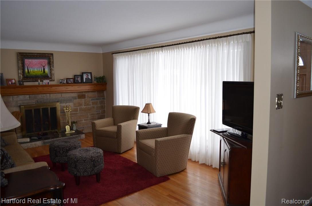 28158 Hawberry Road Farmington, MI 48331 - Photo 9 of 33 Hawberry2.JPG