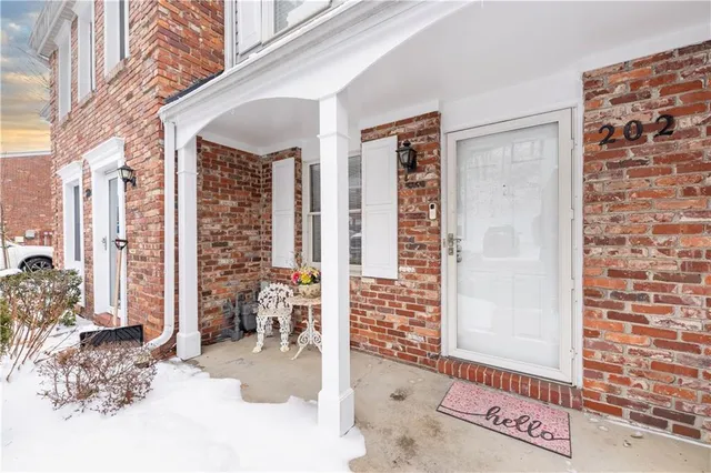 $190,000 | 202 Timberidge Drive, Bethel Park, PA 15102