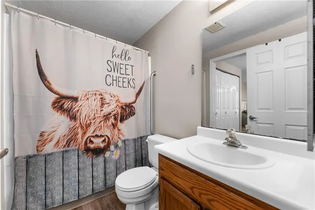 $190,000 | 202 Timberidge Drive, Bethel Park, PA 15102